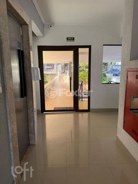 Image 4 - 883308