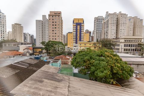 Image 11 - 883315