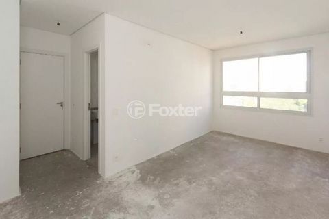 Image 4 - 883337