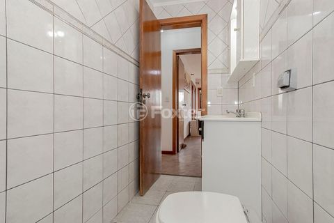 Image 17 - 883402