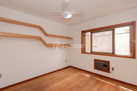Image 9 - 883402