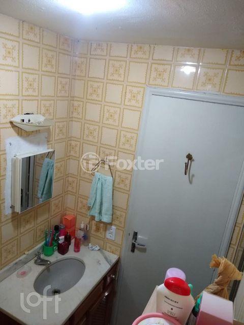 Image 9 - 883403