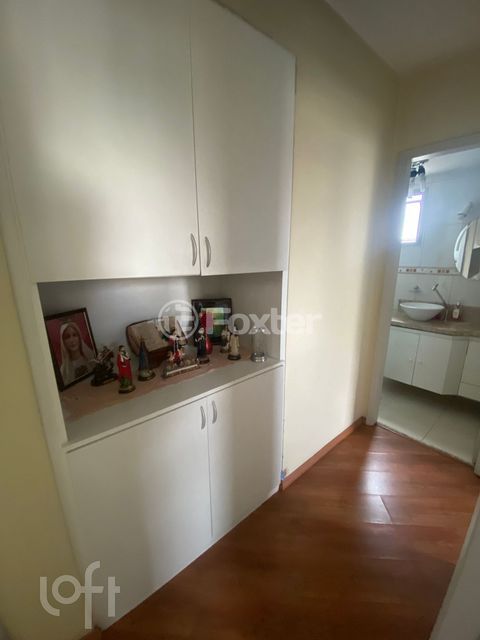 Image 8 - 883408