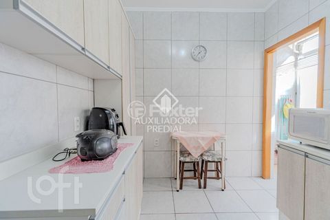 Image 16 - 883409