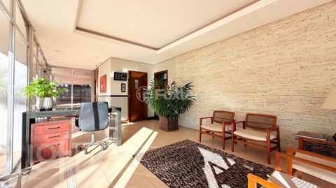 Image 19 - 883428