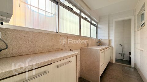 Image 7 - 883428