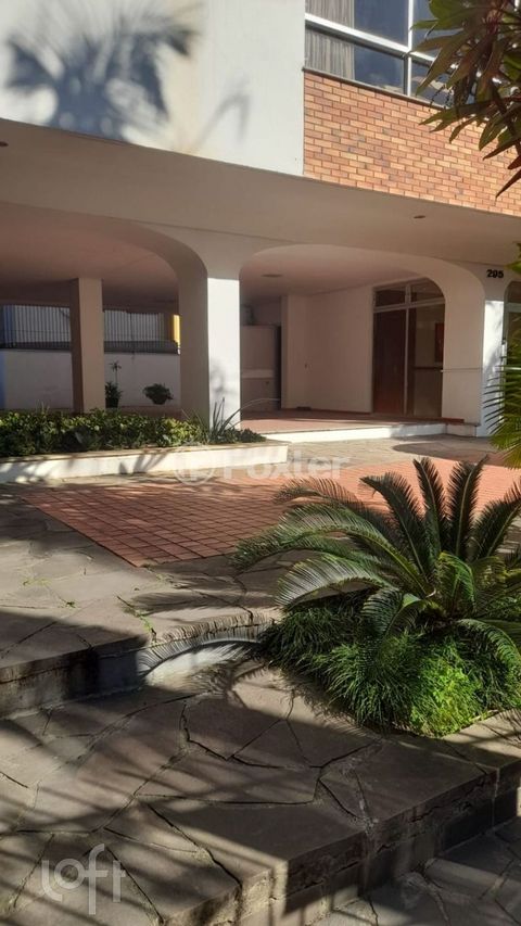 Image 8 - 883428