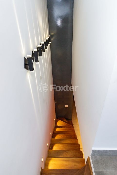 Image 10 - 883445