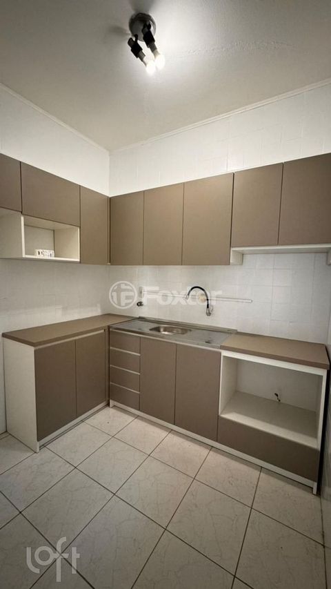Image 7 - 883488