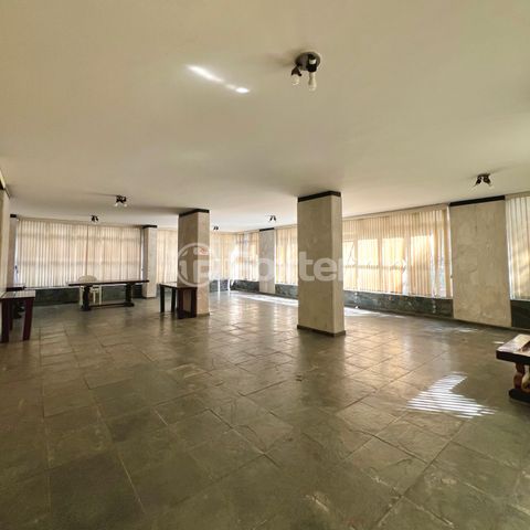 Image 7 - 883516