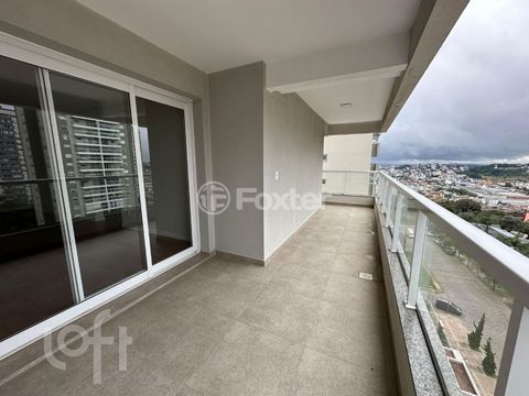 Image 17 - 883526
