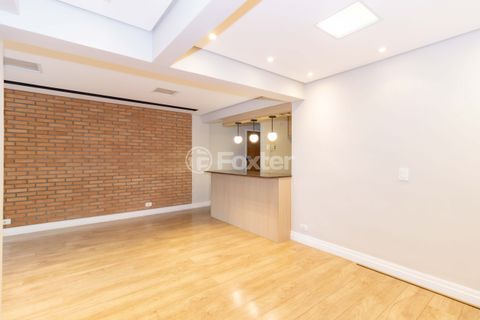 Image 7 - 883528