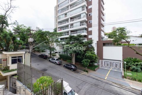 Image 6 - 883528