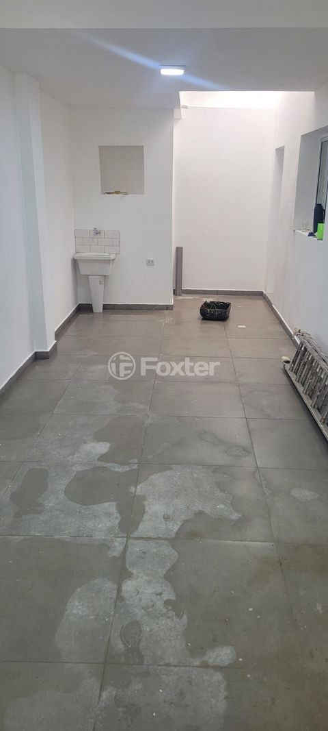 Image 3 - 883542