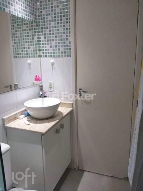 Image 8 - 883550