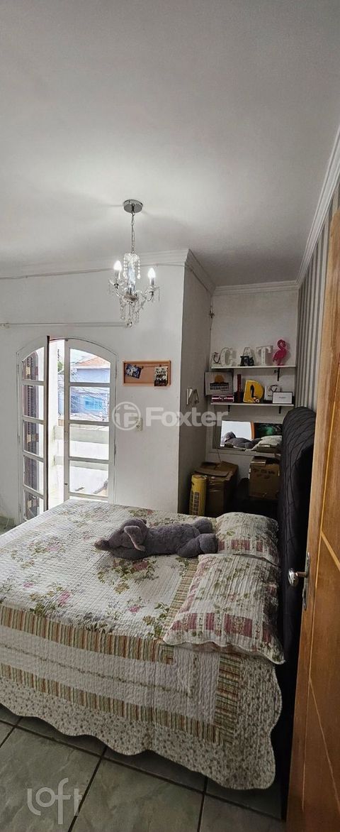 Image 11 - 883552