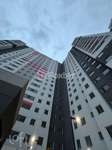 Image 6 - 883555