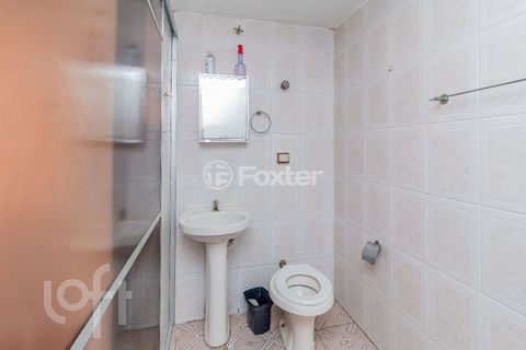 Image 19 - 883559