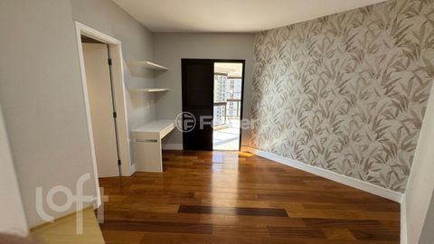 Image 15 - 883566
