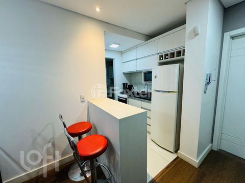 Image 7 - 883576