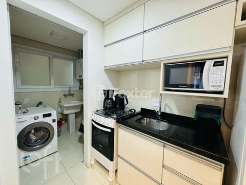 Image 4 - 883576