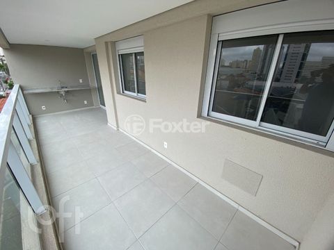 Image 6 - 883579