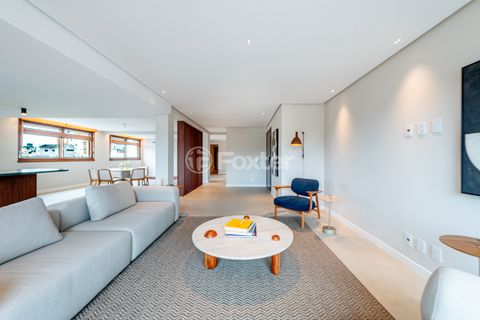 Image 7 - 883608