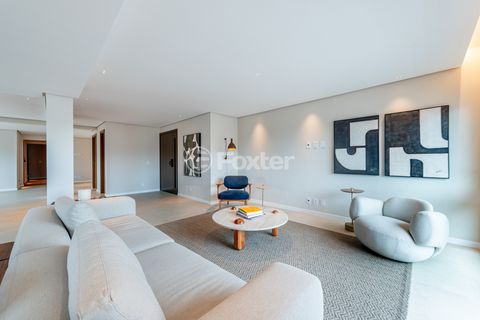 Image 8 - 883608