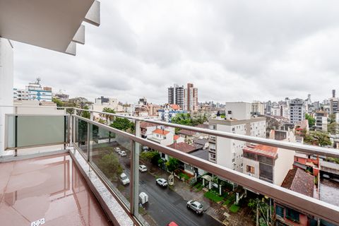 Image 3 - 883608