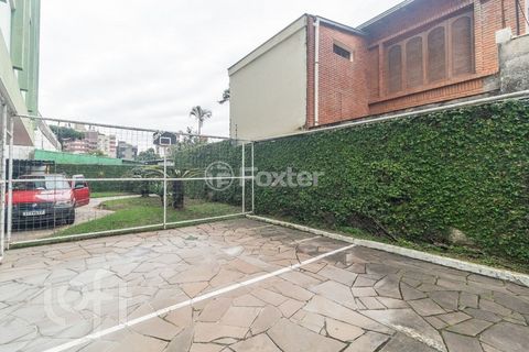 Image 9 - 883623