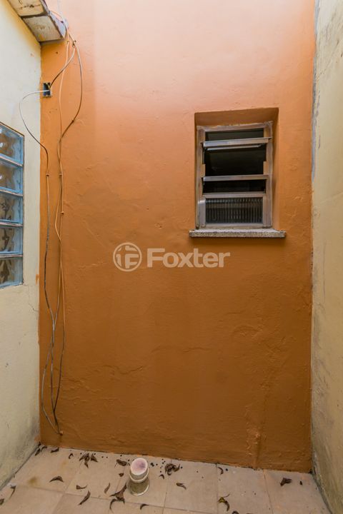 Image 7 - 883642