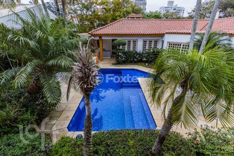 Image 6 - 883648