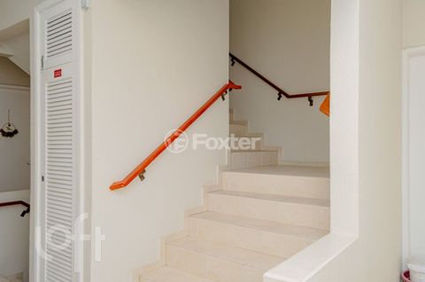 Image 8 - 883667