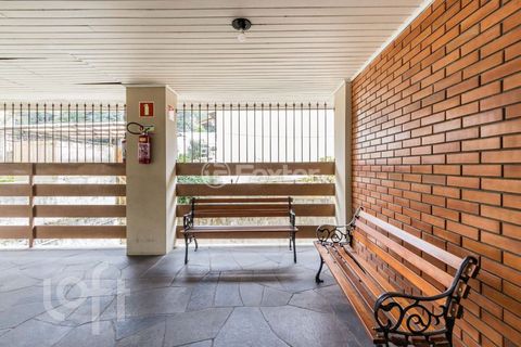 Image 16 - 883669