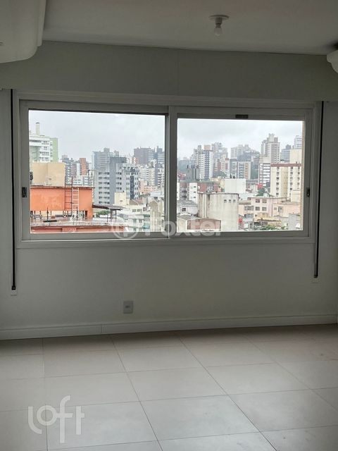 Image 2 - 883683
