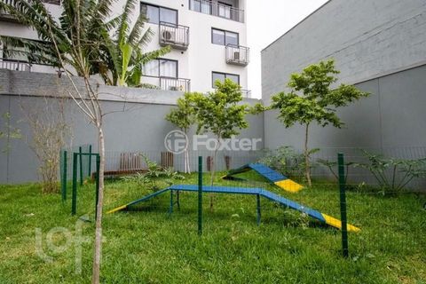 Image 15 - 883685