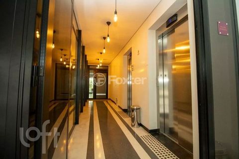 Image 11 - 883685