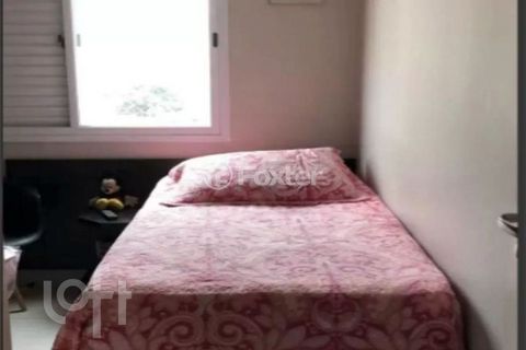 Image 4 - 883691