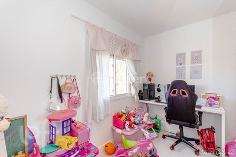 Image 19 - 883692