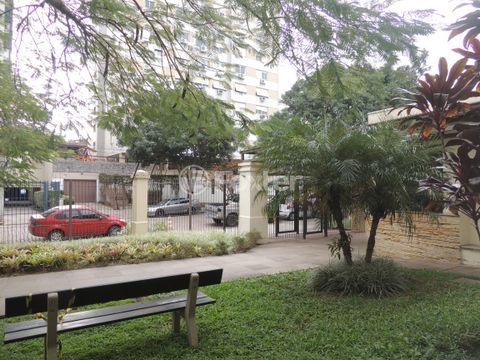 Image 7 - 883695