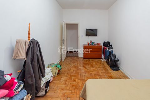 Image 6 - 883698