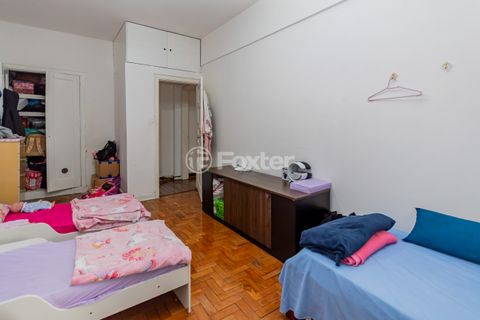 Image 9 - 883698