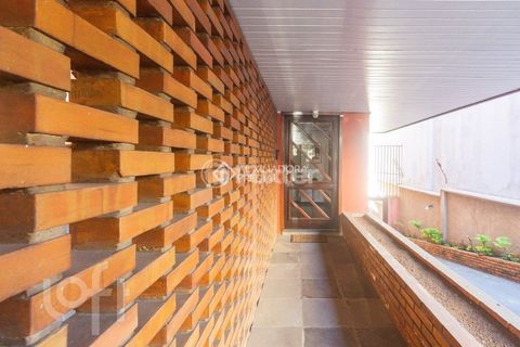 Image 19 - 883702