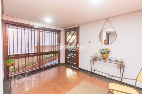 Image 17 - 883702