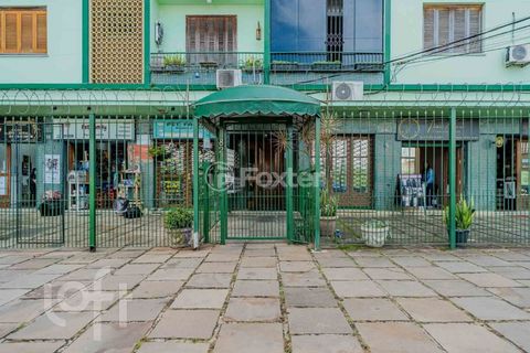 Image 9 - 883704