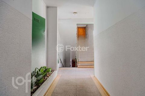 Image 18 - 883704