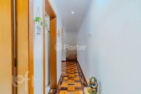 Image 7 - 883704