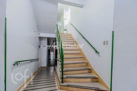 Image 15 - 883704