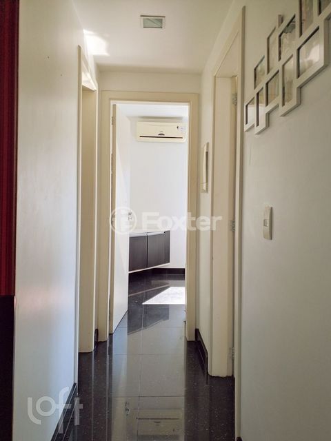 Image 3 - 883722