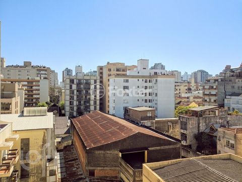Image 9 - 883722